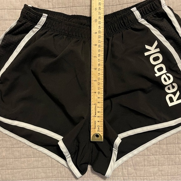Reebok Women's Active Running Shorts Black, built-In briefs Size Medium - Picture 4 of 10